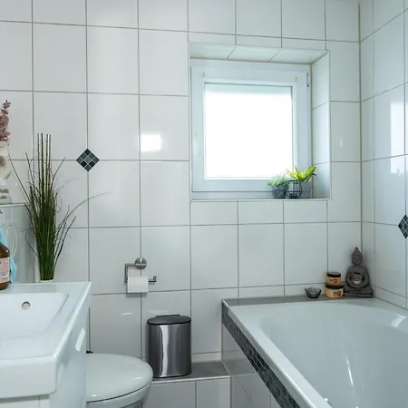 #3 Bequemes Mit Pool Und Garten Habitación en casa particular Memmingen