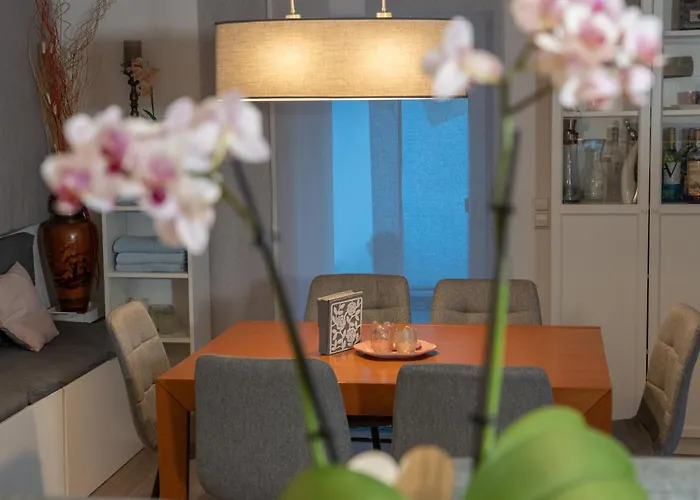 #3 Bequemes Mit Pool Und Garten Accommodatie bij particulieren *